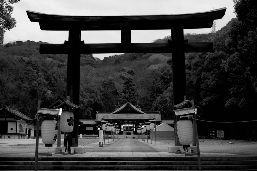 American tourist arrested for allegedly defacing gate at Tokyo shrine